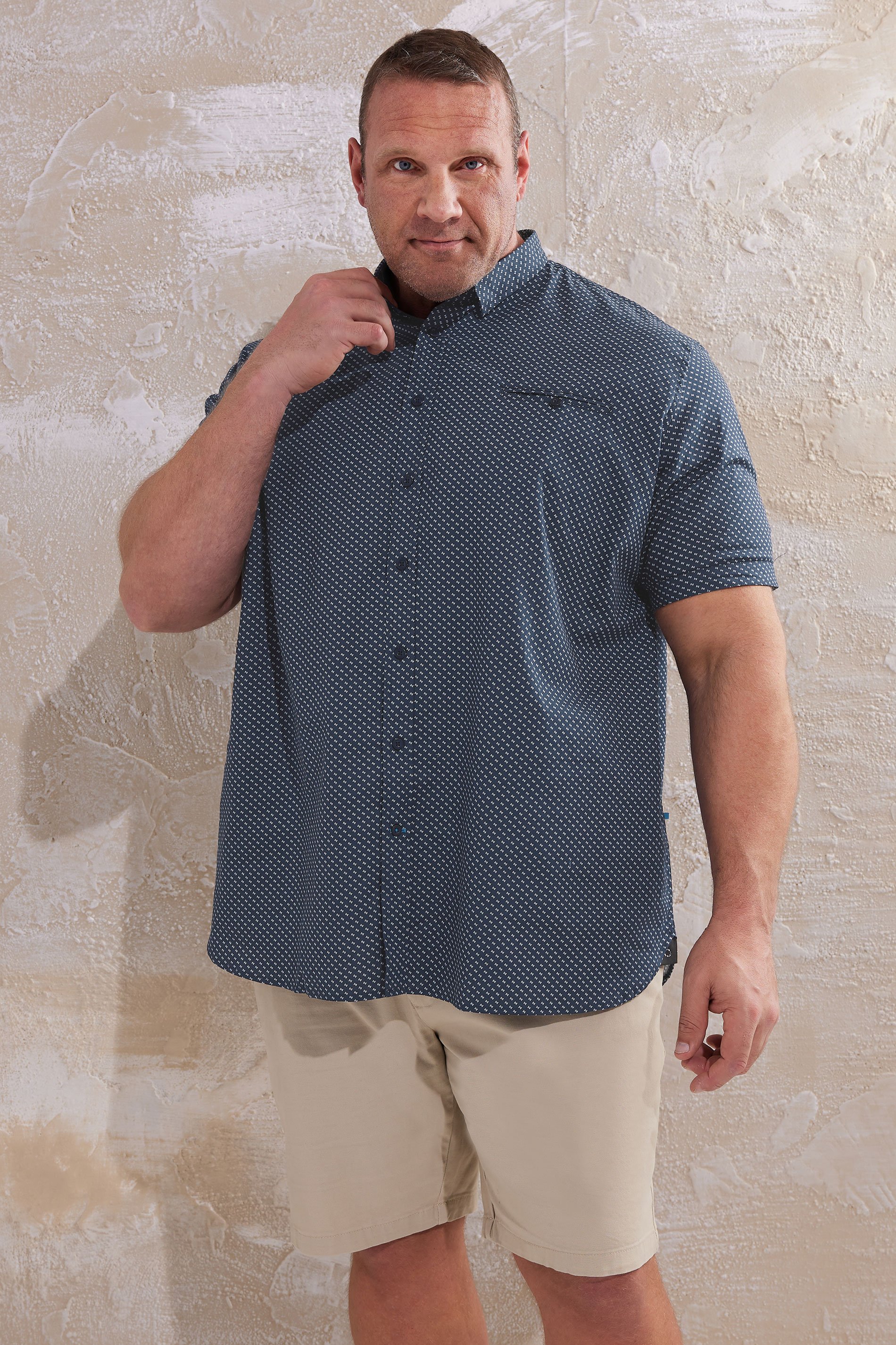 D555 Big & Tall Dark Blue Micro Print Short Sleeve Shirt | BadRhino 1