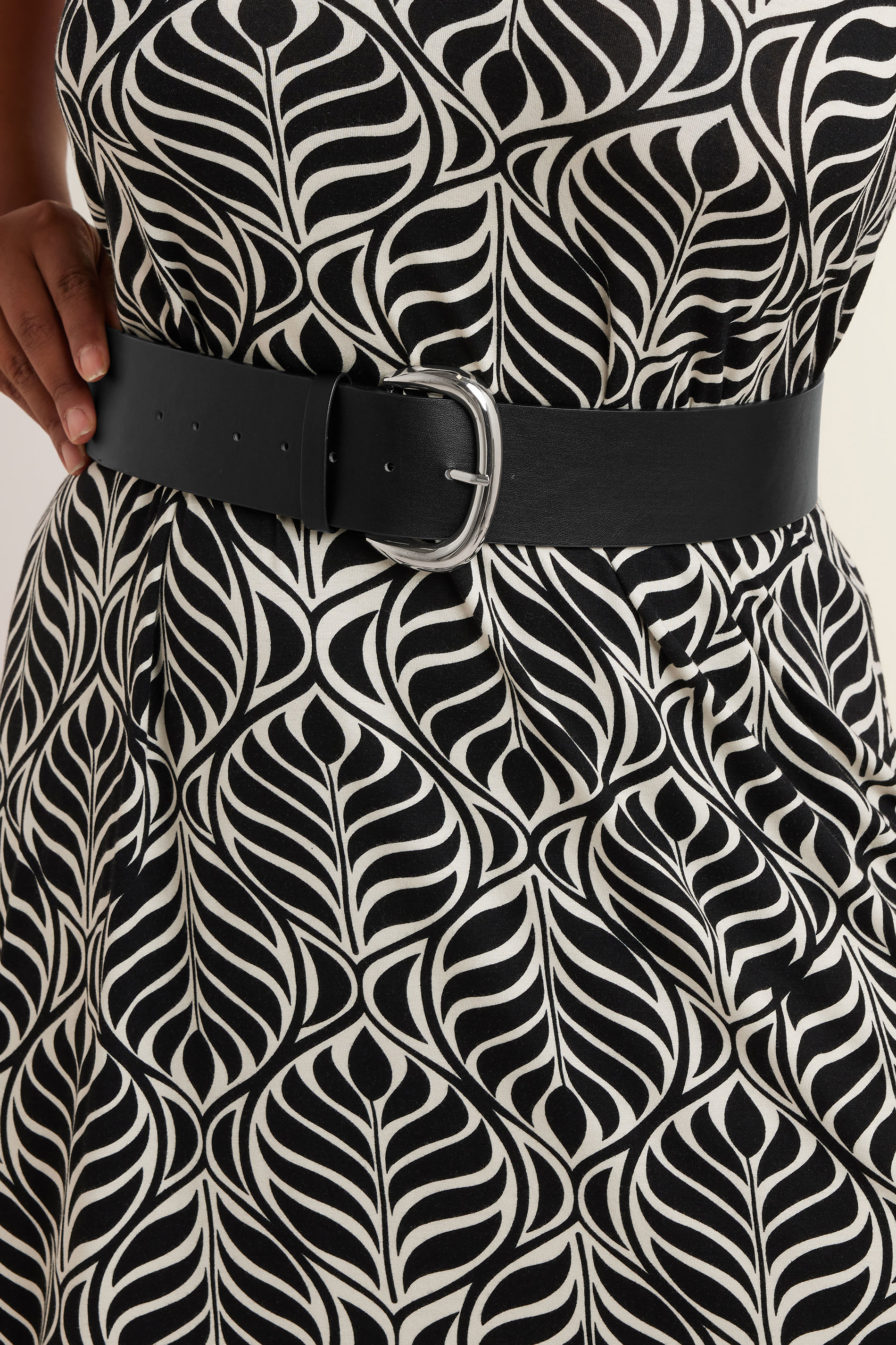 Black Faux Leather Wide Buckle Belt | Yours Clothing 1