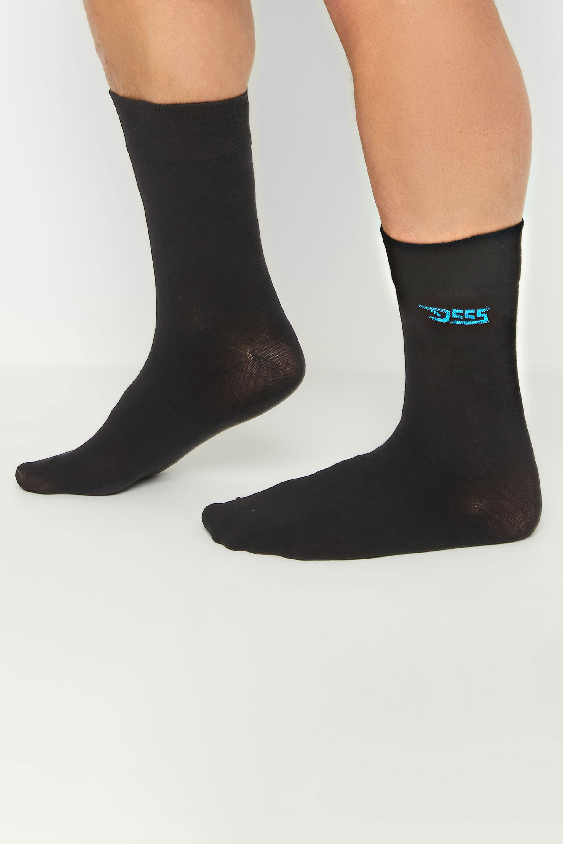 D555 Black Harold 3 Pack Socks | BadRhino 2
