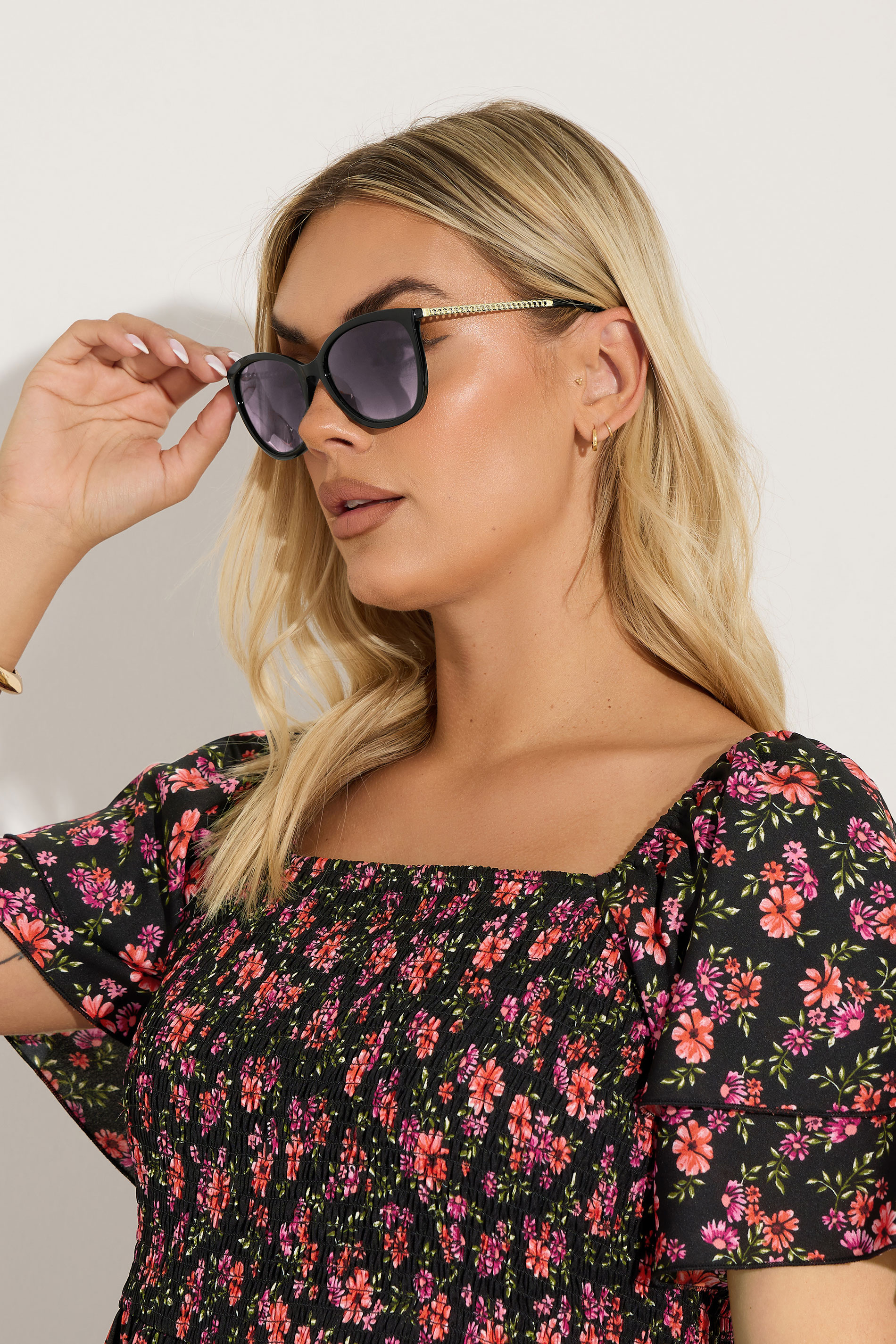 Black Chain Arm Sunglasses | Yours Clothing 1