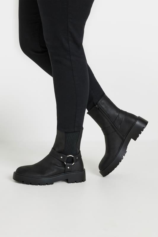 Plus Size  Yours Black Chunky Biker Chelsea Boot In Wide E Fit